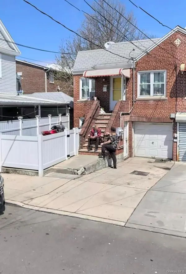 9511 97th ST, Ozone Park, NY 11416