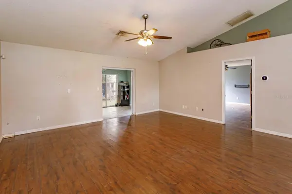 3905 WHISPERING PINE CT, Mascotte, FL 34753