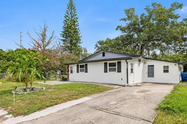 374 3RD ST NW, Largo, FL 33770