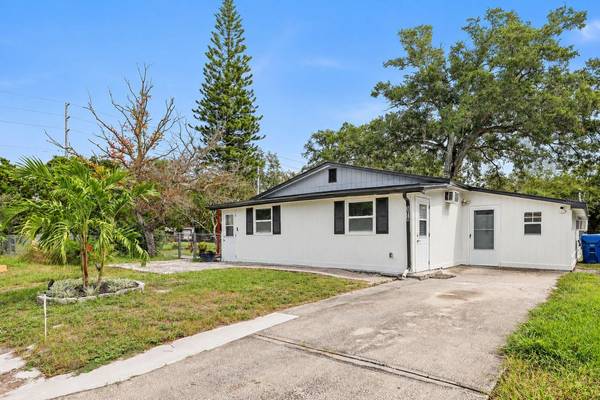 374 3RD ST NW, Largo, FL 33770