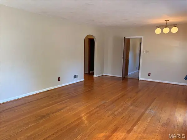 5621 January AVE, St Louis, MO 63109