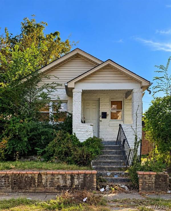4758 Highland AVE, St Louis, MO 63113