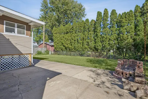 507 S 3rd ST, Eldridge, IA 52748