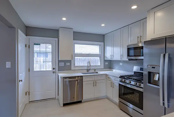 1046 Midway RD, Northbrook, IL 60062