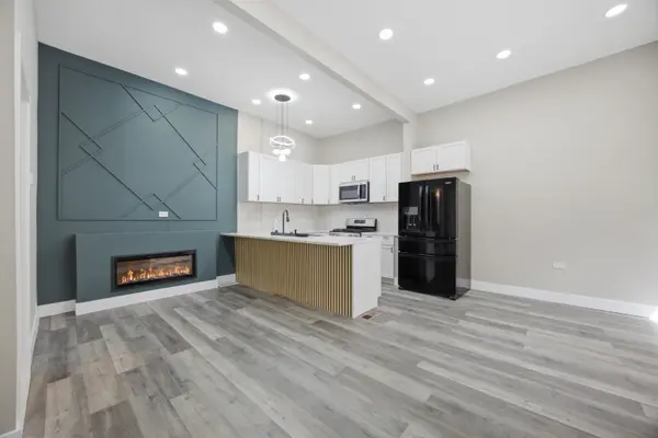 2407 S Albany AVE, Chicago, IL 60623