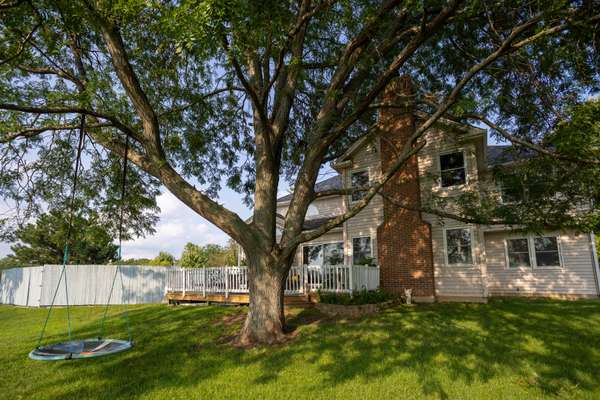 1422 Eagle Ridge DR, Antioch, IL 60002