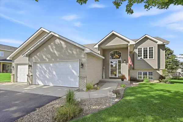 952 S Chestnut ST, Belle Plaine, MN 56011