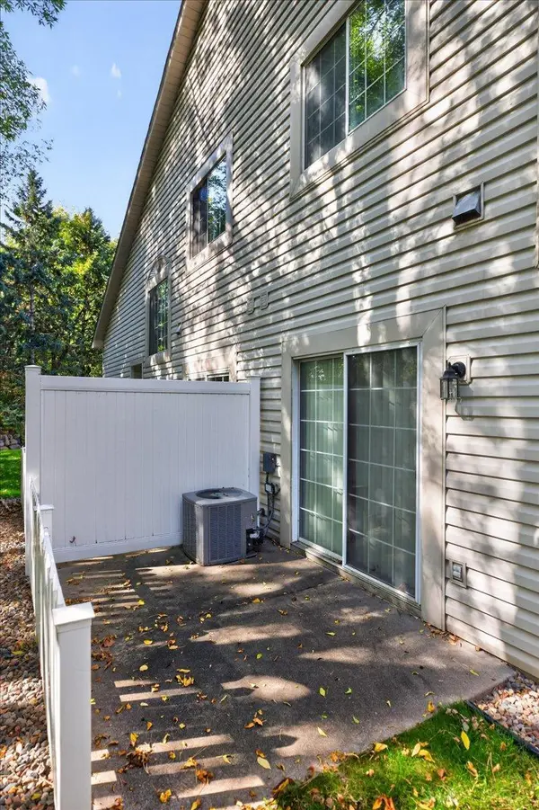 2583 Lockwood DR, Mendota Heights, MN 55120