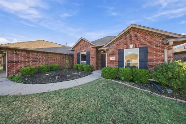 7316 Winding Meadow LN, Oklahoma City, OK 73132