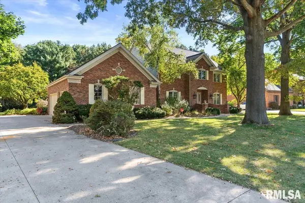 828 COVENTRY PT, Springfield, IL 62702