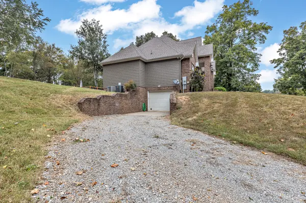 4610 Martins Chapel Rd, Springfield, TN 37172