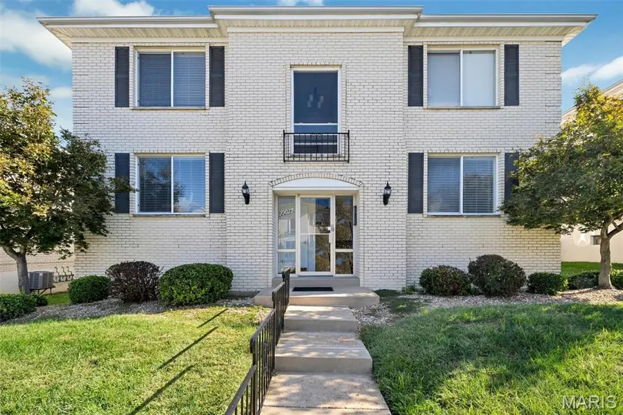 10017 Chardin WAY #3, St Louis, MO 63128