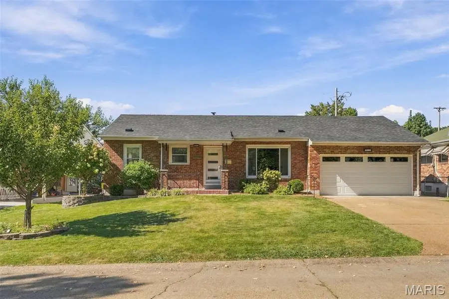 7305 Coronado AVE, St Louis, MO 63116