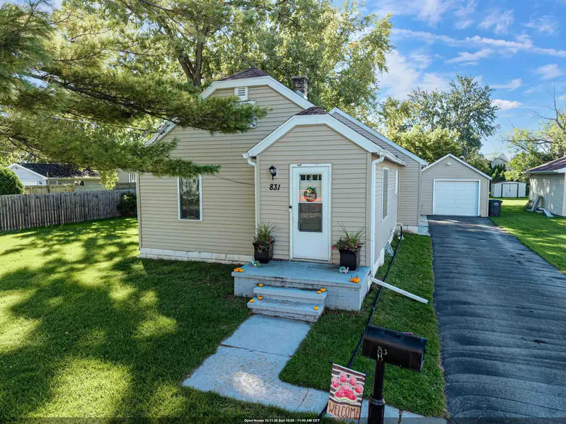 831 W GROVE ST, Appleton, WI 54915