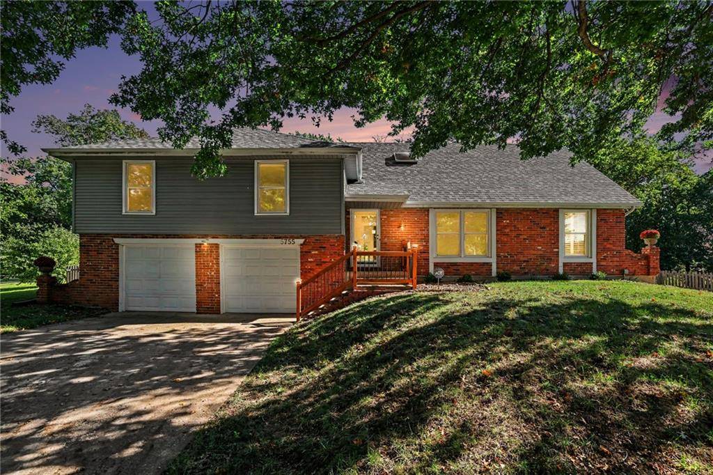 5755 RICHARDS CIR, Shawnee, KS 66216