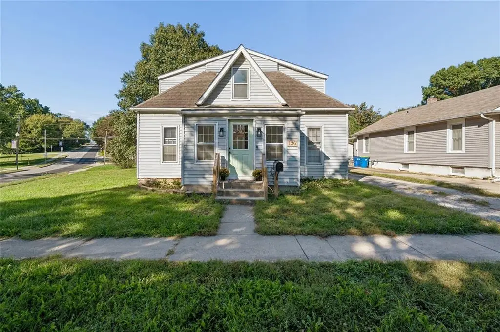 126 S Fairview AVE, Liberty, MO 64068