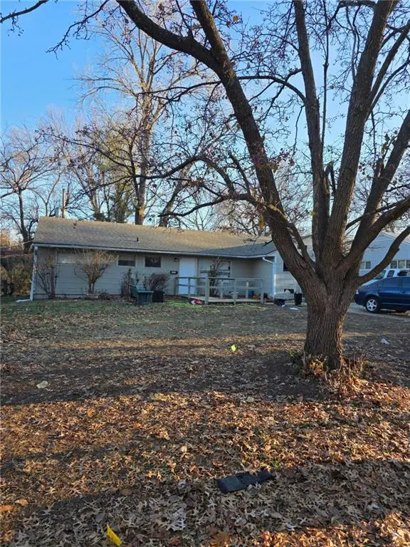 10726 Sycamore TER, Kansas City, MO 64134