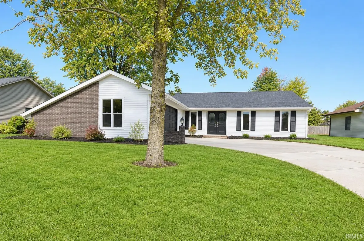 22109 Ash ST, Woodburn, IN 46797