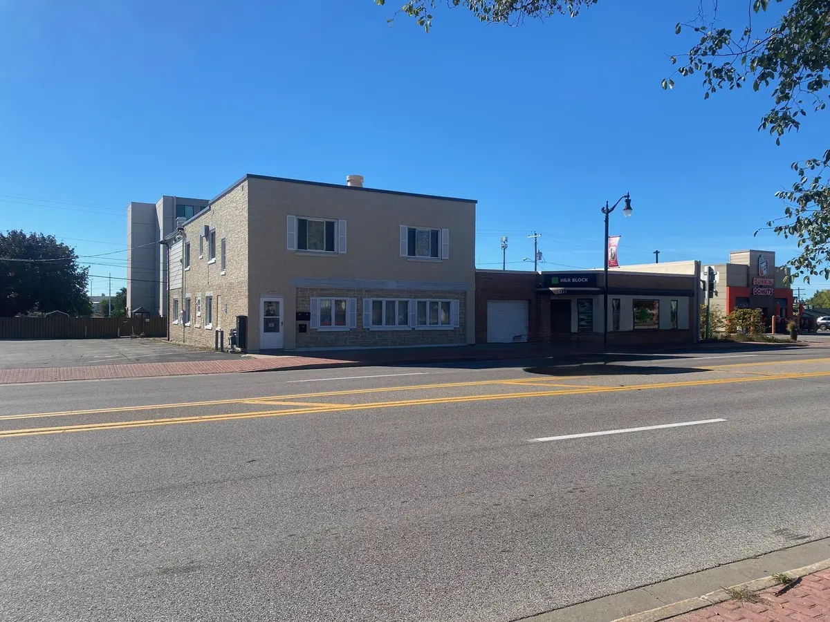 1235 10TH AVE, Menominee, MI 49858