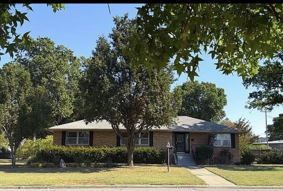 2402 E 11th ST, Joplin, MO 64801