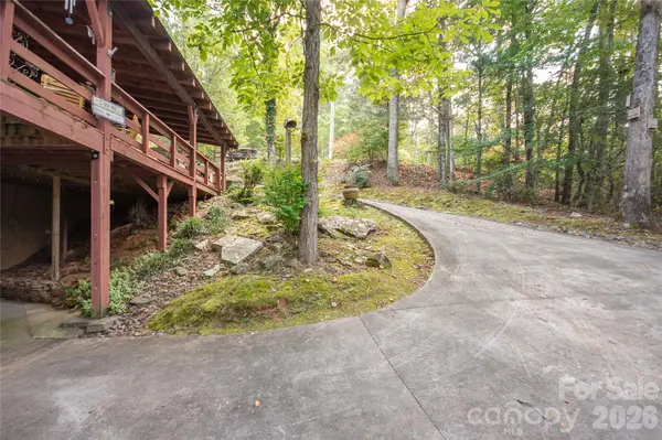 159 Winding Way DR, Franklin, NC 28734