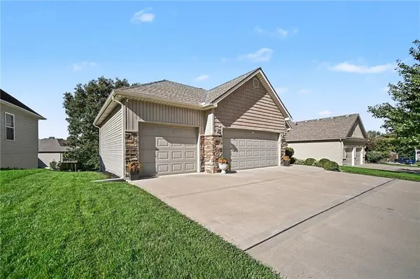 13130 NW Hawthorne DR, Platte City, MO 64079