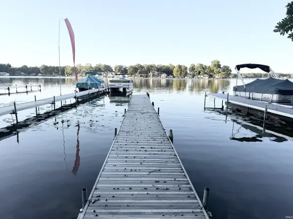 7350/7360 N Elm ST, Walkerton, IN 46574
