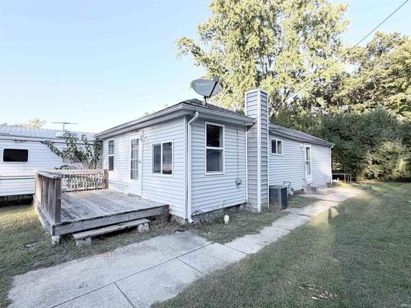 7350/7360 N Elm ST, Walkerton, IN 46574