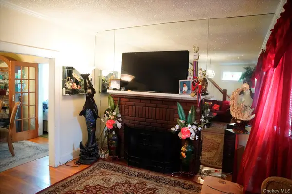 881 Lorenz AVE, Baldwin, NY 11510