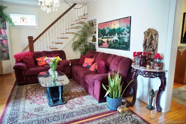 881 Lorenz AVE, Baldwin, NY 11510