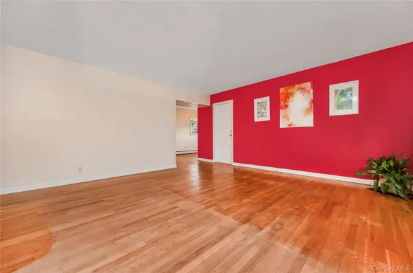 159 Washington ST, Farmingdale, NY 11735