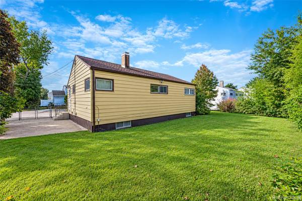 29 Walton ST, Brentwood, NY 11717