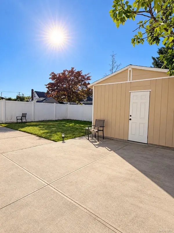 24 N Montgomery ST, Valley Stream, NY 11580
