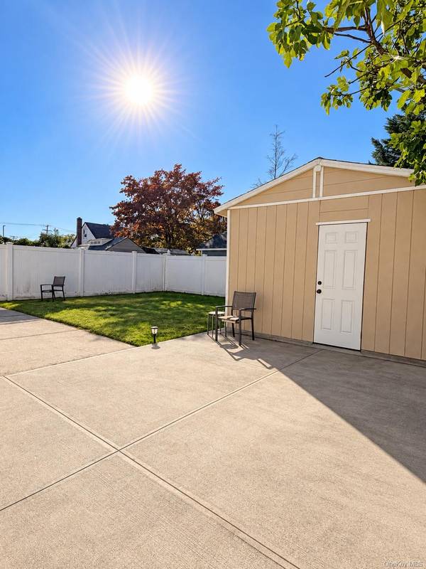 24 N Montgomery ST, Valley Stream, NY 11580