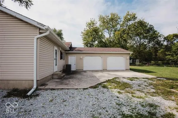 518 Linden DR, Spiceland, IN 47385