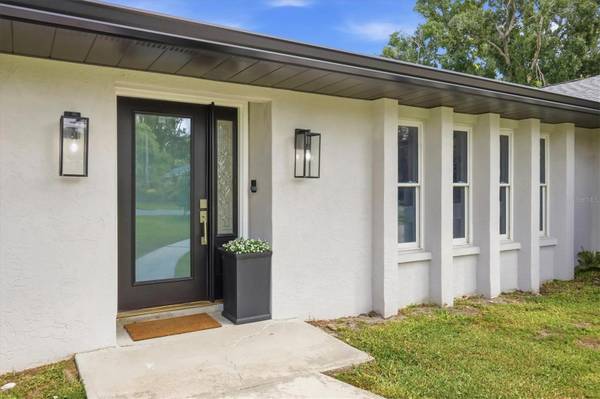 5605 SAWGRASS RD, Sarasota, FL 34232