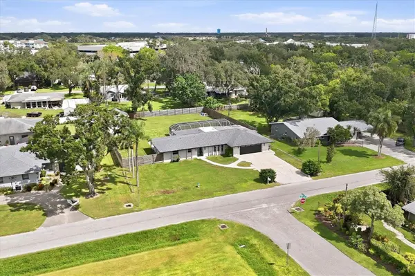 5605 SAWGRASS RD, Sarasota, FL 34232
