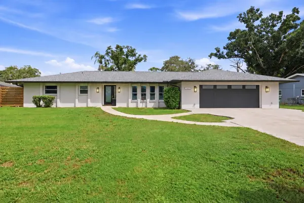 5605 SAWGRASS RD, Sarasota, FL 34232