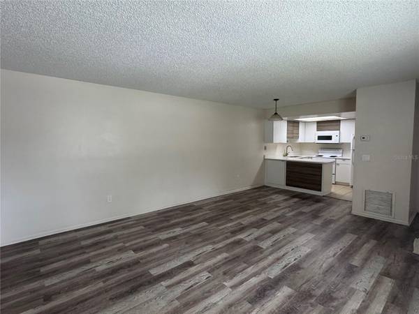 170 WINDTREE LN #U, Winter Garden, FL 34787