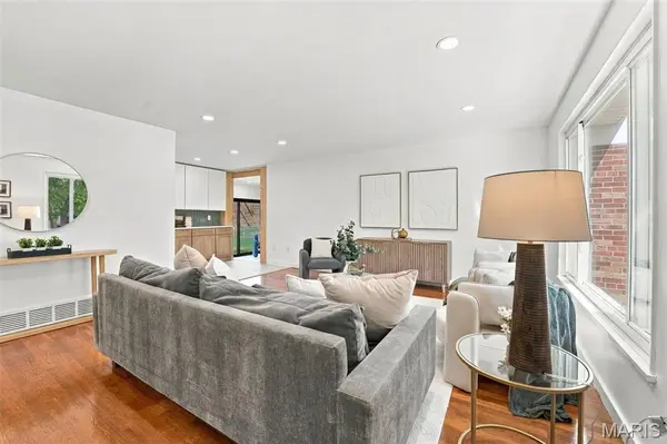 7305 Coronado AVE, St Louis, MO 63116