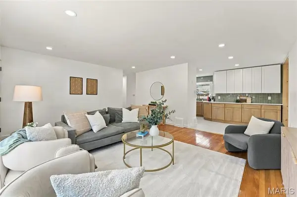 7305 Coronado AVE, St Louis, MO 63116