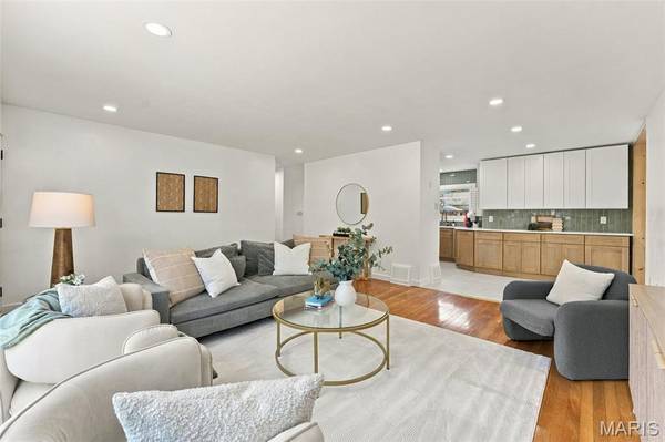 7305 Coronado AVE, St Louis, MO 63116