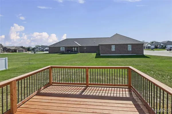 8442 Herrick Park DR, Troy, IL 62294