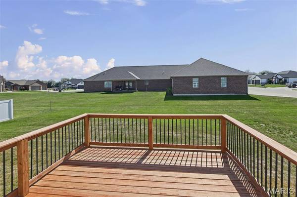 8442 Herrick Park DR, Troy, IL 62294