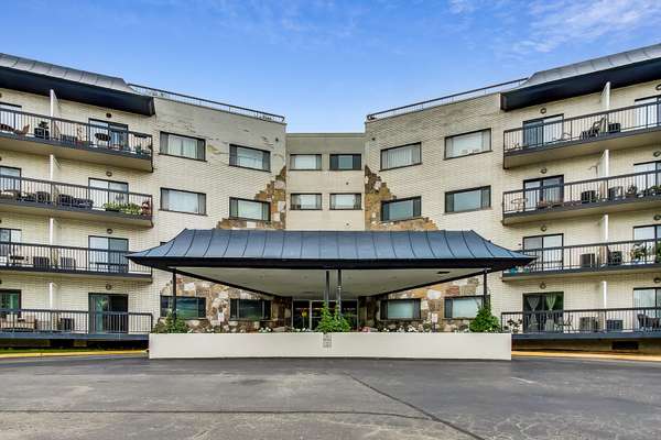 6700 S Brainard AVE #101, Countryside, IL 60525