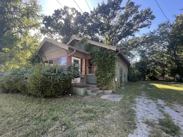 406 S Forest AVE, Carbondale, IL 62901