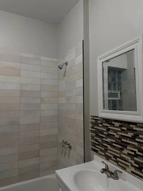 7615 S Emerald AVE, Chicago, IL 60620