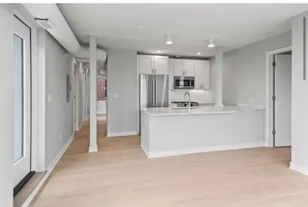 4637 N Ashland AVE #401, Chicago, IL 60640