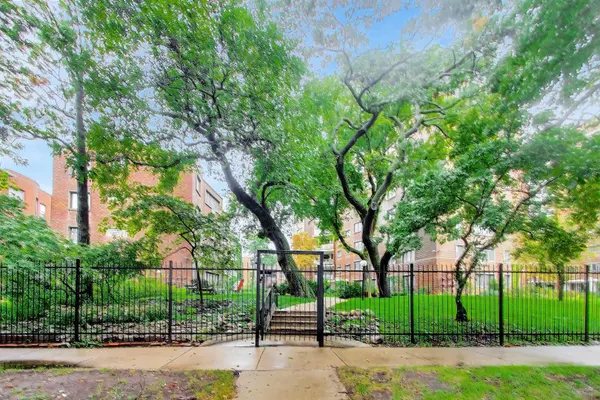 1138 W Lunt AVE #2B, Chicago, IL 60626