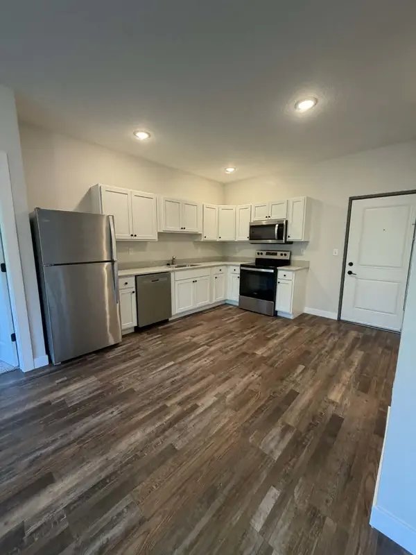 1176 Devils Glen RD #206, Bettendorf, IA 52722